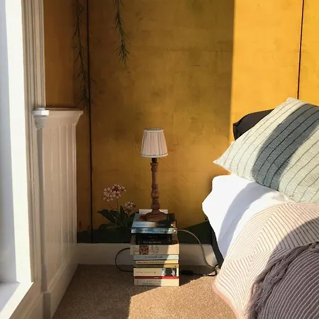 Bed & Breakfast Valkenbos *