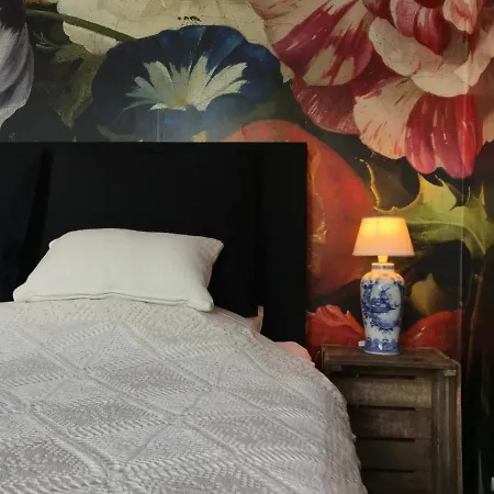 Bed & Breakfast Valkenbos *