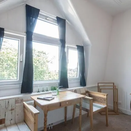 Valkenbos Bed & Breakfast Haag