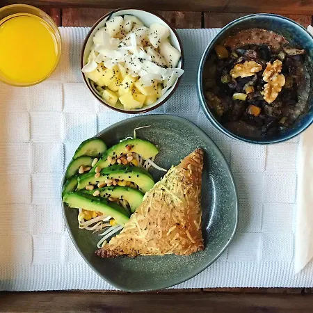 Valkenbos Bed & Breakfast *