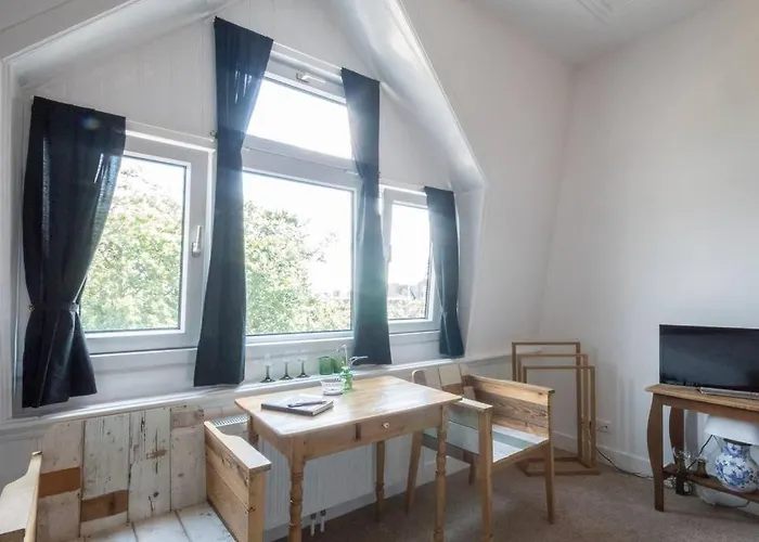 Valkenbos Bed & Breakfast Den Haag