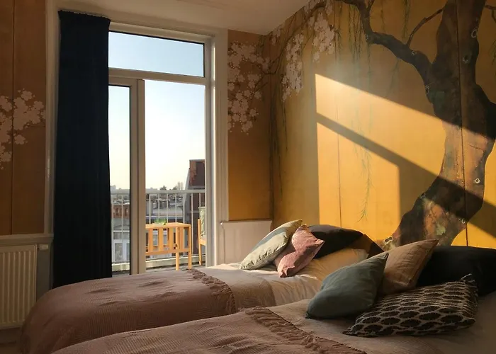 לינה וארוחת בוקר Valkenbos האג